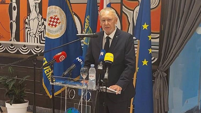Božinović redarstvenicima u Topuskom: Vi ste bili prvi od prvih